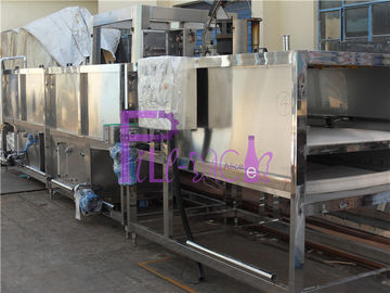 İçecek Yapma Makinası için Şişelenmiş Suyu Soğutma Sterilizatör Şişesi Paketleme Makinesi
