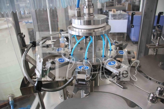 Saf Mineral İçme Suyu İçin Tam Otomatik 3000BPH Küçük PET Plastik Şişe 3'ü 1 Arada Su Dolum Şişeleme Makinesi