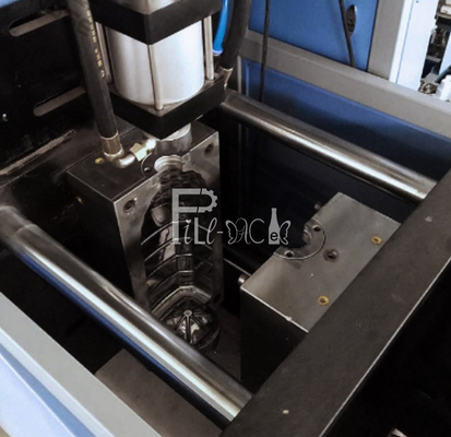 Yarı Otomatik PET Şişirme Makinesi 1 Kavite 2 Blower + 1 Isıtıcı / 5 - 10L İçin Şişe Şişirme Ekipmanı