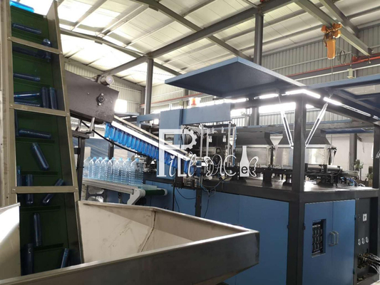 Tam Otomatik PET Şişe Şişirme Makinesi / Ekipman 3 - 5L İçin 2 Boşluk