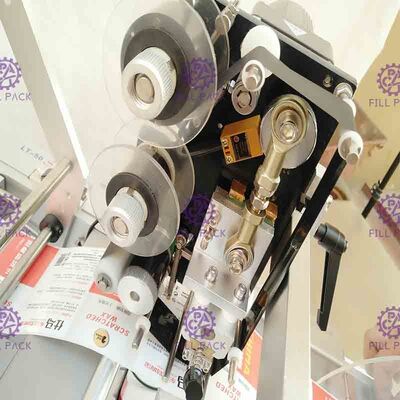 Yapışkanlı Yuvarlak Şişe Etiketleme Makinesi Yarı Otomatik Şişe Etiketleyici