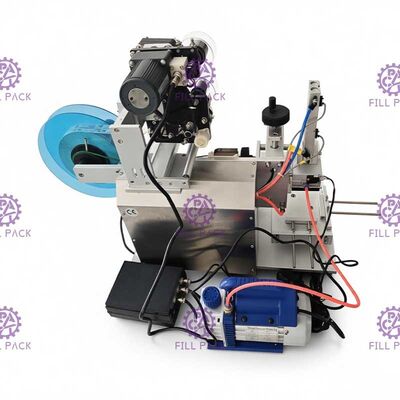 Yapışkanlı Etiket Şişe Etiketleme Makinesi 1800BPH Kare Şişe 3 Taraflı Yarı Otomatik