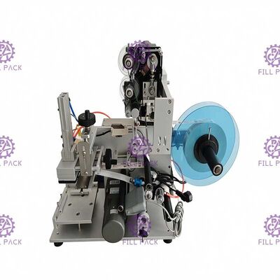 Yapışkanlı Etiket Şişe Etiketleme Makinesi 1800BPH Kare Şişe 3 Taraflı Yarı Otomatik