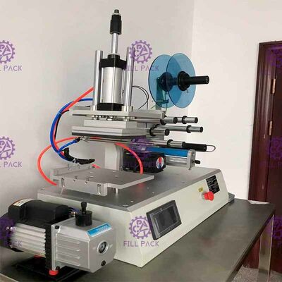 Kare Düz Şişe Etiketleme Makinesi 2000BPH Kavanozlar Yapışkanlı Etiket Yarı Otomatik