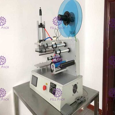 Kare Düz Şişe Etiketleme Makinesi 2000BPH Kavanozlar Yapışkanlı Etiket Yarı Otomatik