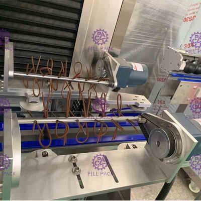 Çift Sürüş Dört Bıçakları Panasonic Driver Yüklü Şişe Etiketleme Makinası