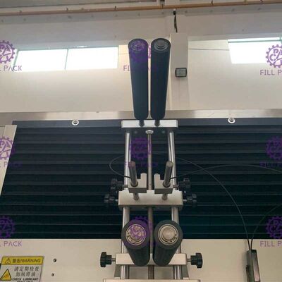 Meyve suyu şişesi etiketleme makinesi