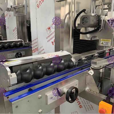 Meyve suyu şişesi etiketleme makinesi