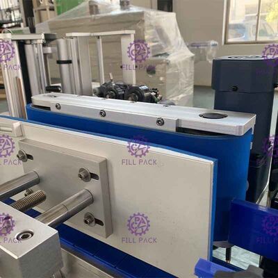 Küçük yuvarlak şişe için 1800bph tek taraflı yapışkan etiketleme makinesi