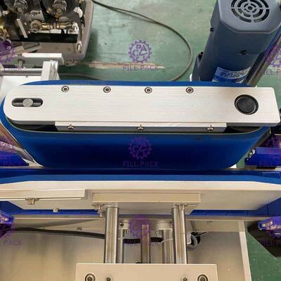 Küçük yuvarlak şişe için 1800bph tek taraflı yapışkan etiketleme makinesi