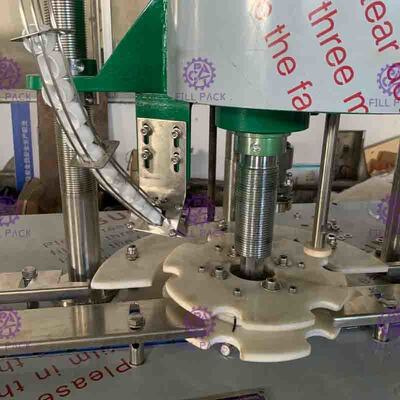 Paslanmaz Çelik ve Yüksek Hızlı Plastik / PET Vidalı Kapaklı Şişe Yapıştırma Makinesi