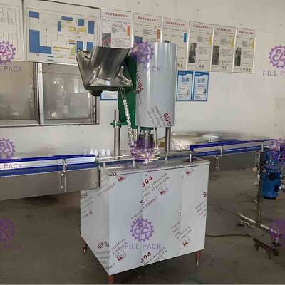Paslanmaz Çelik ve Yüksek Hızlı Plastik / PET Vidalı Kapaklı Şişe Yapıştırma Makinesi