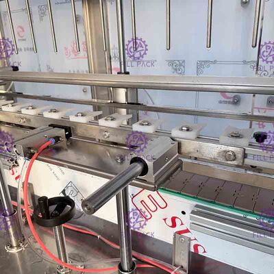 Otomatik Plastik Şişe Dolum Makinesi Yüksek Verimli Çok Kafa Lineer Aşındırıcı Olmayan