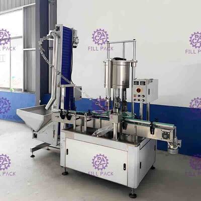 4 Kafaları Otomatik PET Vidalı Şişe Sızdırmazlık / Kapak / Capper Makinesi