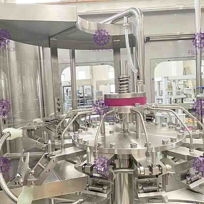 Otomatik monoblok 6000BPH Şişe Entegre 3'ü 1 arada yıkama-dosyalama-kapama Süt Dolum Makinesi / cihazı