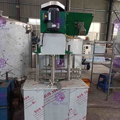 Küçük PET Şişe İçin 2000BPH Otomatik İçme Suyu Dolum Makinesi