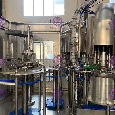 Tam Otomatik 3000BPH Küçük PET Plastik Şişe 3'ü 1 Arada Saf Maden İçme Suyu İçin Su Dolum Şişeleme Makinesi
