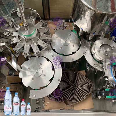 Otomatik 3 in 1 Şişelenmiş Su Dolum Makinesi PLC Dokunmatik Ekran 12 Başkanları