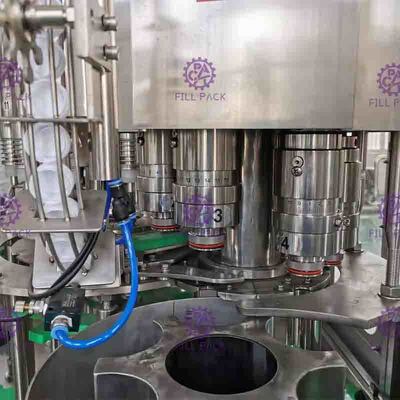 Otomatik 3 in 1 Şişelenmiş Su Dolum Makinesi PLC Dokunmatik Ekran 12 Başkanları