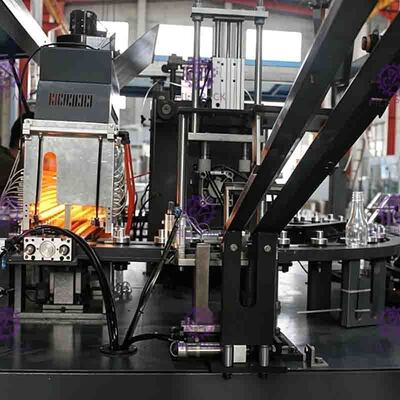 2 Boşluk 1.5l Tam Otomatik Pet Şişe Üretim Makinesi, Karbonlu İçecek Şişesi Üretmek İçin