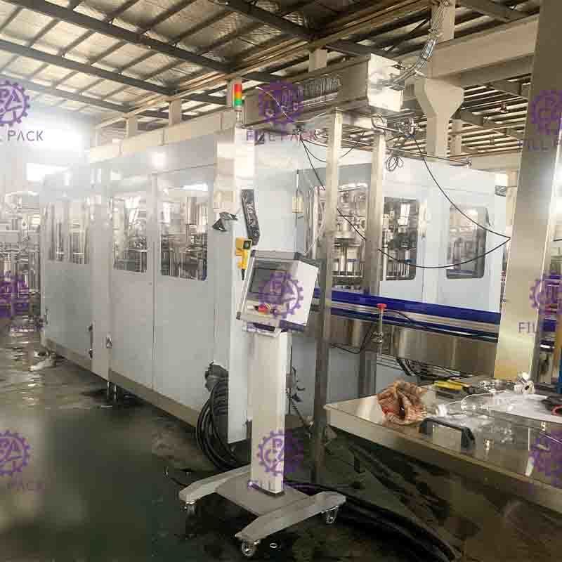 15000BPH 3'ü 1 Arada Monoblok Saf İçme PET Şişe Su Dolum Makinesi Üretim Ekipmanları Paslanmaz Çelik 304