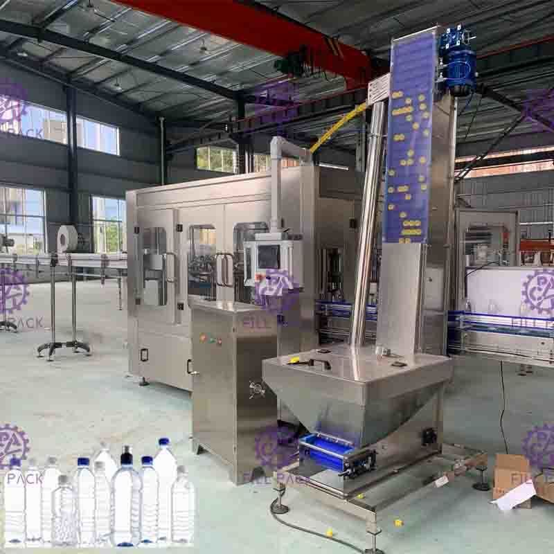 3'ü 1 Arada Monoblok Maden Suyu Dolum Kapatma Makinesi 10000BPH Plastik Şişe Durulama