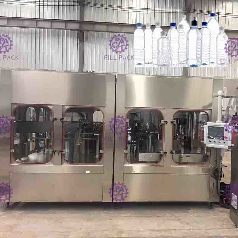 46 Vakum Pompası ile Memeler Yarı Otomatik Sıvı Dolum Makinesi Dolum