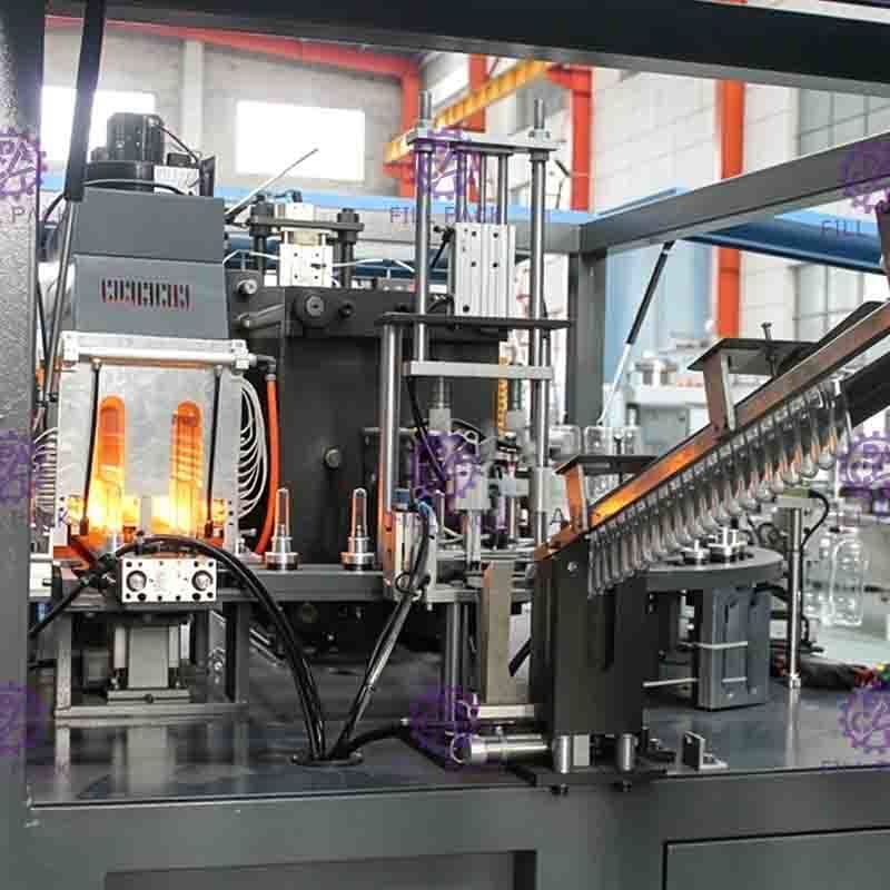 Meyve Suyu İşleme Hattı İçin İki Boşluk 0.1-2L PET Şişe Şişirme Makinesi